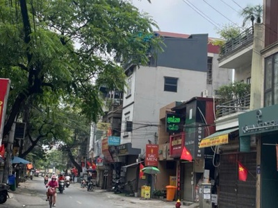 Đất mặt phố đê la thành, chỉ hơn 300 tr/m, lô góc, mặt tiền 6.6m, gần ngã 5 ô chợ dừa, cần tiền 0