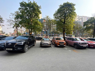Siêu hót   chính chủ mời thuê mặt bằng tầng 9 tòa thương mại v-city   trục đường lê thái tổ, tp bắc 4