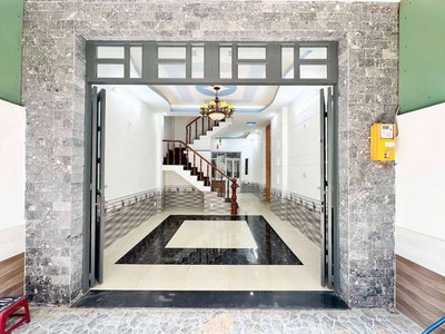 Bán nhà mặt tiền xe hơi tại TT Nhà Bè -  Diện tích: 4,3m x 12m - Giá chỉ: 4 TỶ 950 2