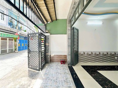 Bán nhà mặt tiền xe hơi tại TT Nhà Bè -  Diện tích: 4,3m x 12m - Giá chỉ: 4 TỶ 950 4