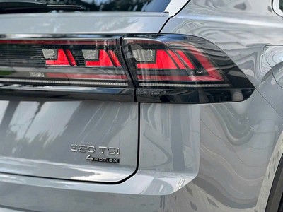 Cần bán xe 5 chỗ Volkswagen Teramont X 5