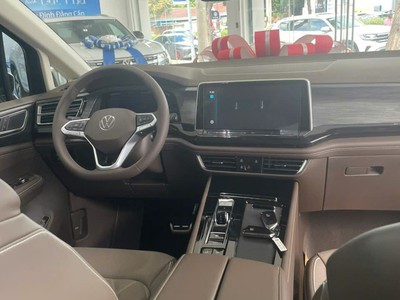 Cần bán xe Volkswagen Vilorant Luxury 5
