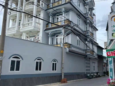 Nhà đẳng cấp 3 lầu 4mx25m mt thới an 13 gần siêu thị metro q12 1