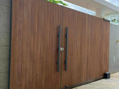 Hệ cổng sử dụng gỗ nhựa ngoài trời 3