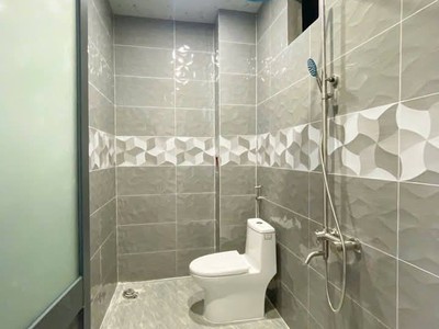 Cần bán gấp nhà đẹp mới xây ở mặt tiền đường Nguyễn Hữu Trí 120m2 giá 2 TỶ 500 Còn thương lượng 4