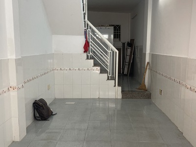 Bán nhà ni sư huỳnh liên, gần lạc long quân, tân bình, 32m2 - 3 tầng, chỉ hơn 3 tỷ 2