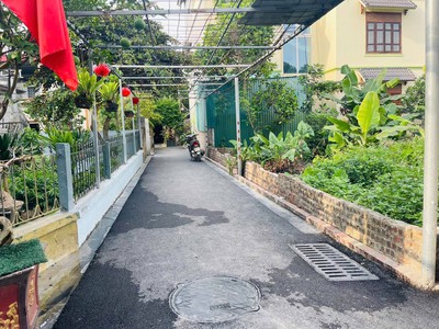 Chủ nhờ bán 40m2, mt4.5m, lô góc, 2.7 tỷ, đông anh 1