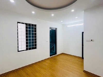 Tôn đức thắng 36 m, 3 tâng, 3 ngủ, 2 wc, nhà chắc chắn kiên cố, thoáng sáng, giếng trời vượng khí. 1