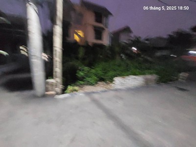 Chủ nhờ bán 40m2, mt4.5m, lô góc, 2.7 tỷ, đông anh 4