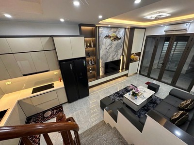 Mai dịch cầu giấy- mặt trước mặt phố - mặt sau mặt ngõ - vỉa hè đá bóng - kinh doanh đỉnh cao - nhà 3