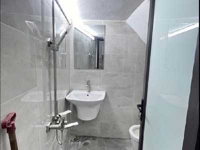 Tôn đức thắng 36 m, 3 tâng, 3 ngủ, 2 wc, nhà chắc chắn kiên cố, thoáng sáng, giếng trời vượng khí. 2