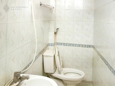 Cần tiền bán nhà 44m  x 4 tầng chắc chắn, mặt tiền 3.7m lạc long quân, phường nghĩa đô, cầu giấy, 2