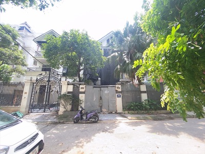 Bán biệt thự lạc long quân - tây hồ - 210m2 - 53 tỷ - sổ đỏ 0