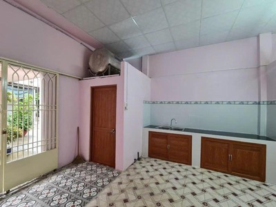 2 nhà c4 185m , lô góc, đ.2.5m   đông hưng thuận 5 q12 3