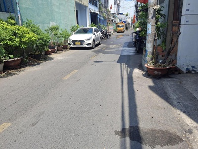 2 nhà c4 185m , lô góc, đ.2.5m   đông hưng thuận 5 q12 4