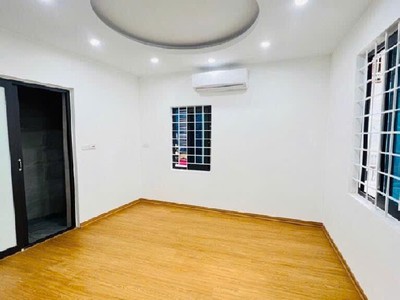 Tôn đức thắng 36 m, 3 tâng, 3 ngủ, 2 wc, nhà chắc chắn kiên cố, thoáng sáng, giếng trời vượng khí. 4