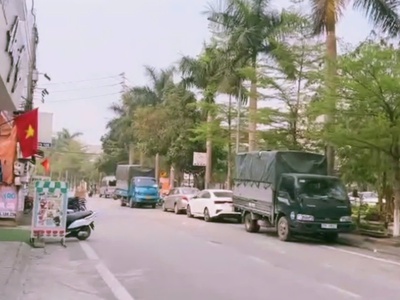 Bán 75 m2 đất ,mặt tiền9.3m,thị trấn phùng,đường thông ô tô 7 chỗ đỗ 2