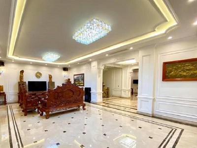 Cần bán lô góc biệt thự hoàng quốc việt 400m2, 5 tầng hầm thang máy, 3 mặt tiền 5 vỉa hè 116 tỷ 3