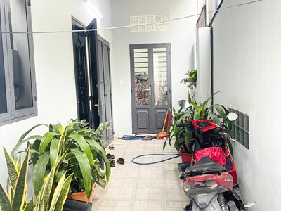 Bán gấp nhà đẹp c4 nở hậu, dt lớn 101m , ô tô 7 chỗ, giá mới cực tốt - linh đông 3