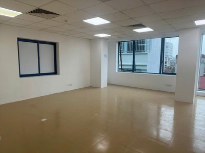 40 và 43m2 văn phòng cho thuê tại số 18 ngõ 11 thái hà. lh chủ nhà 1