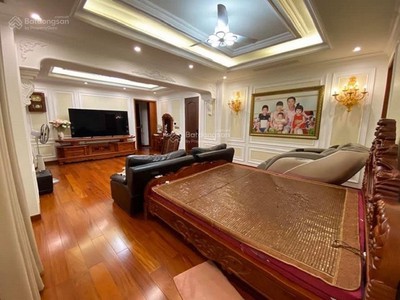 Cần bán lô góc biệt thự hoàng quốc việt 400m2, 5 tầng hầm thang máy, 3 mặt tiền 5 vỉa hè 116 tỷ 2