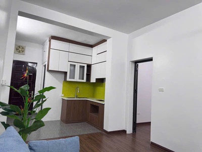 Hot    nhà tập thể khu b nghĩa tân   tầng 4   65m- 2 ngủ - 2 vệ sinh   giá 3 tỷ 900 0