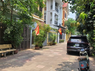 Bán biệt thự phân lô mặt phố huỳnh văn nghệ   kđt sài đồng, long biên 0