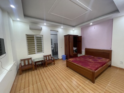 Cho thuê nhà Văn Cao 8 p.ngủ khép kín, DT: 75m2. 6