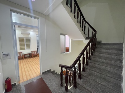 Cho thuê nhà Văn Cao 8 p.ngủ khép kín, DT: 75m2. 9