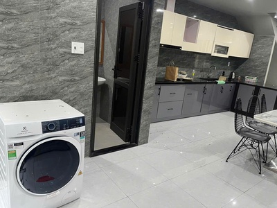 Bán căn hộ 6 tầng, đường huy cận  gần đại học ngoại ngữ , 45tr/th, giá 10 tỷ tl 1