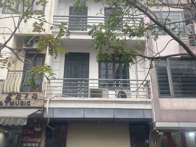 Chính chủ có nhà nguyên căn cần cho thuê tại phố trạm - long biên - hà nội 0