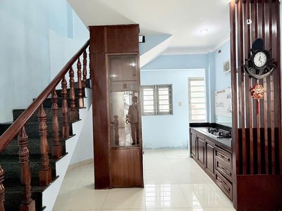  nhà hxh chdv mới 3tầng 84m2 shr hoàn công đủ giá 9,9tỷ lh 0949351891 mr toan 2