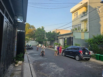 Bán gấp nhà cấp 4, 100m2, mặt tiền 5m, full thổ cư, giá tốt- đ.trương định, p.hiệp thành, thủ dầu 2