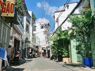 Bán nhà hẻm nhựa 6m phạm văn hai, gần chợ phạm văn hai, 9x13m, 2 tầng cũ, 14.9 tỷ. 0