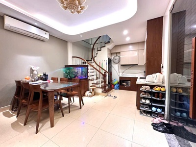 Hiếm tt hai bà trưng, ngõ nông gần phố, 2 thoáng trước sau, 5 phút lên phố cổ 62m nhỉnh 11 tỷ 0