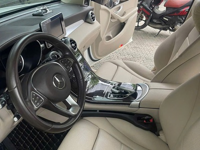 Mercedes Benz GLC Class 2019 - 48000 km 3