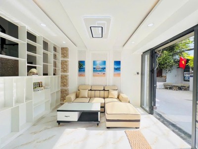 Nhà 2 mặt tiền, hẻm xe hơi dương cát lợi, 3 tầng, 6.95 tỷ 0
