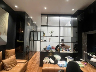Bán nhà nguyễn khang - ngõ thông dt 56m2 7 tầng mt 4m giá 15.3 tỷ 2