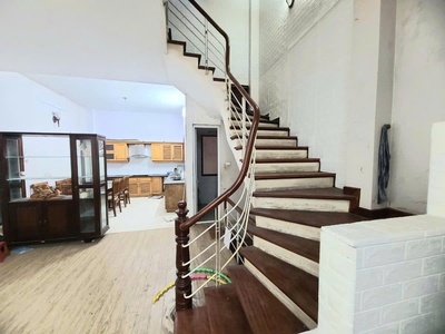 Bán nhà phân lô lạc trung- kim ngưu, đường 2 ô tô tránh, mặt tiền 5.4m, 70m2, 22.3 tỷ 2