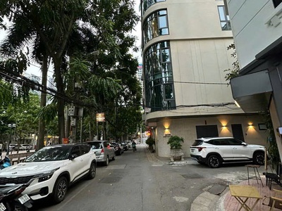Phố ngụy như kon tum 46 m2 x 6 tầng k/d cafe , vp thang máy v/hè ,công viên q.thanh xuân 3
