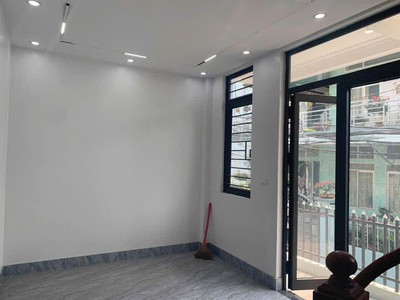 Bán Nhà 2 Tầng Ngõ 16 Cao Xanh,P.Cao Xanh. DT:103m2 Oto Đỗ Cửa 1