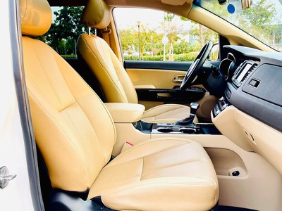 Bán xe Kia Sedona 2.2D Luxury full dầu 2021, màu trắng. 9