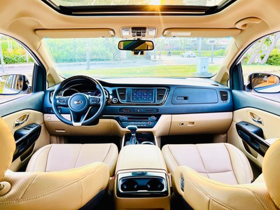 Bán xe Kia Sedona 2.2D Luxury full dầu 2021, màu trắng. 11
