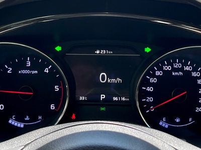 Bán xe Kia Sedona 2.2D Luxury full dầu 2021, màu trắng. 14