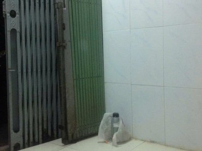 Cho thuê nhà nhỏ riêng biệt phường 13 bà hom , hẽm xe hơi tới nhà, 2
