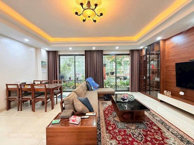 Ngọc Hà - Đội Cấn 2 thoáng, ngõ to 8m, ô tô tránh nhau, gara ô tô, vỉa hè rộng 1