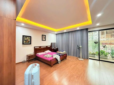 Ngọc Hà - Đội Cấn 2 thoáng, ngõ to 8m, ô tô tránh nhau, gara ô tô, vỉa hè rộng 2