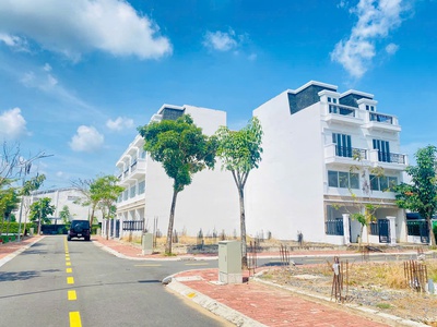 Bán lô đất vị trí VIP    KHU BIỆT THỰ   TP. TÂN AN   95M    CHỈ 900 TRIỆU 2