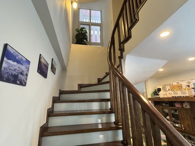 Bán nhà đội cấn ba đình  diện tích 66mx 4 tầng. giá 18 tỉ 0