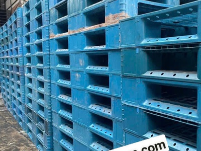 Pallet nhựa Hậu Giang, hiện đang giảm vì thanh lý 1